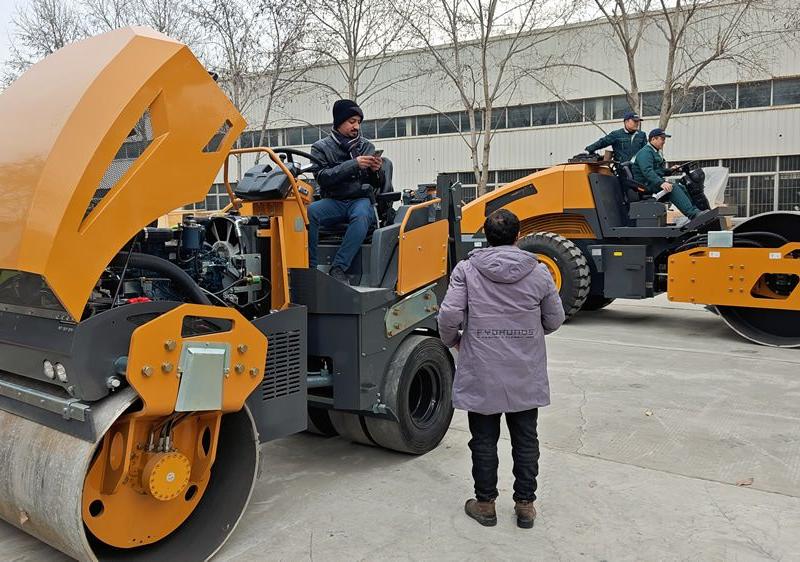 國外客戶來我廠參觀考察，并達(dá)成合作意向
